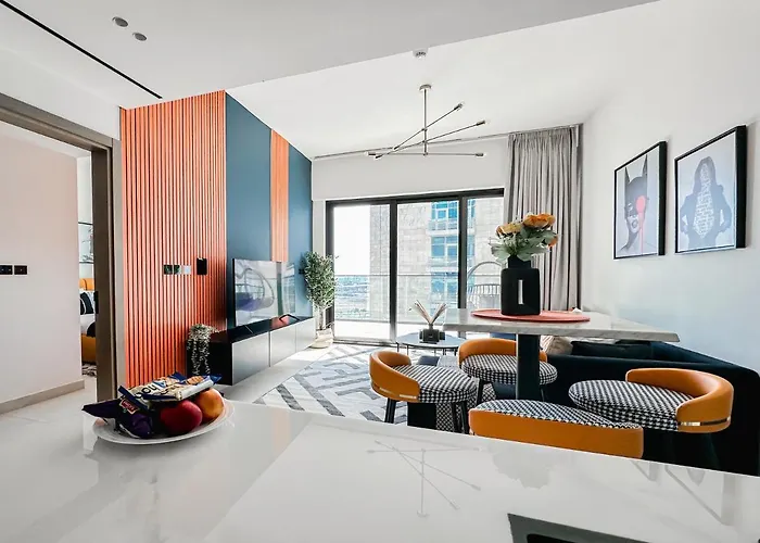 Trophy - Luxury Canal View Suites.