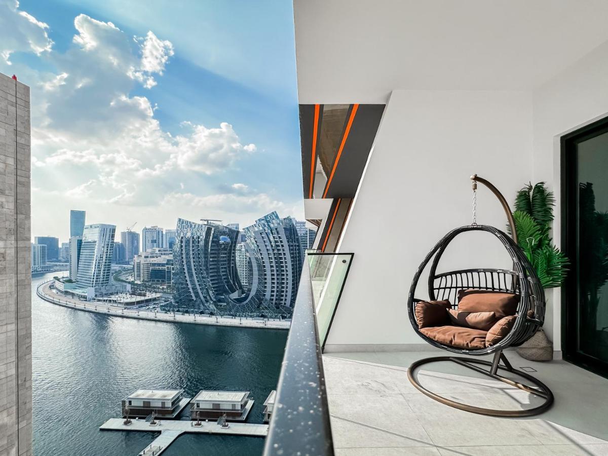Apartment Trophy - Luxury Canal View Suites. Dubai