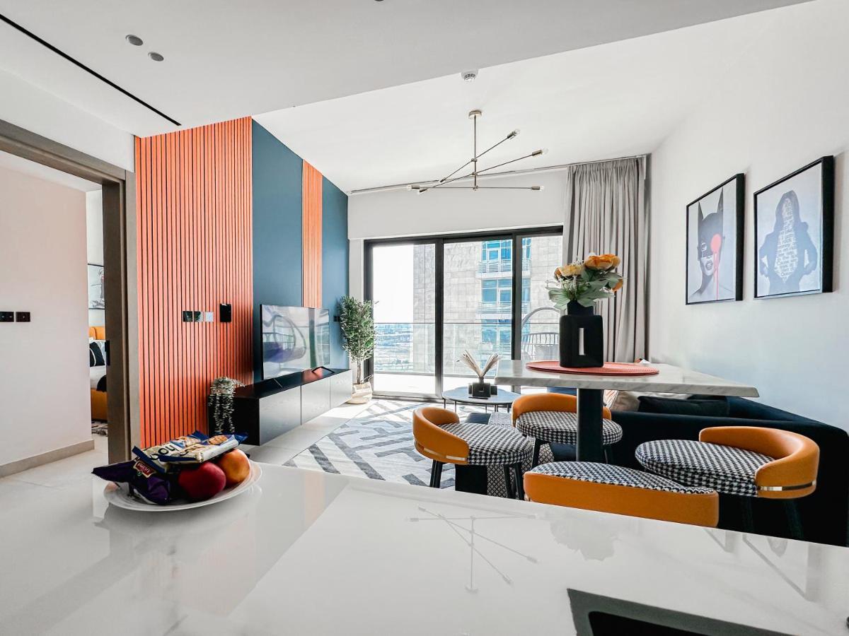 Trophy - Luxury Canal View Suites. Apartment