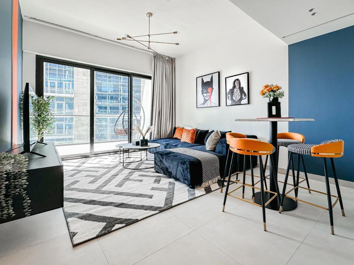 Trophy - Luxury Canal View Suites. * Dubai